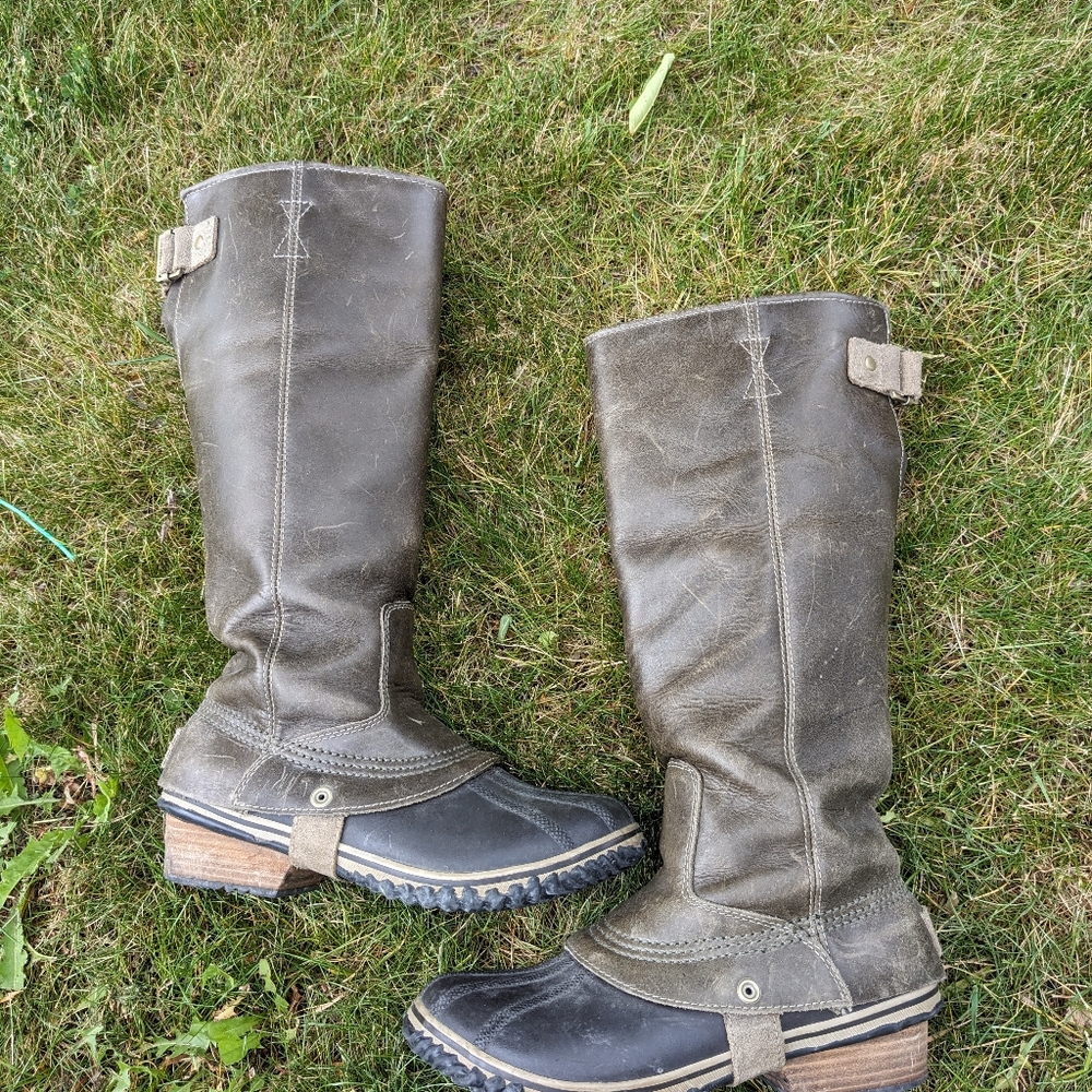 Sorel Slim pack Rain boot, size 7